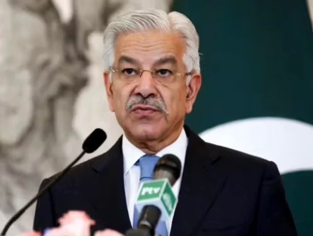 وزير الدفاع الباكستاني: تعهّد خطّي بضمان دول صديقة هو شرط استعادة الاستقرار مع طالبان