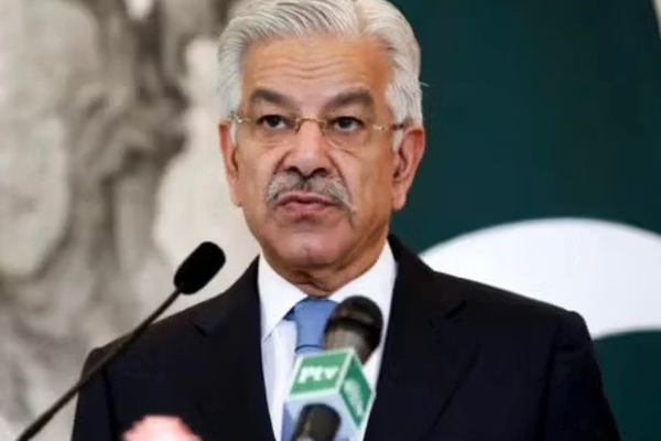 وزير الدفاع الباكستاني: تعهّد خطّي بضمان دول صديقة هو شرط استعادة الاستقرار مع طالبان