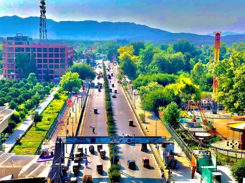 طالبان: جلال اباد کې ۲ شریکانو د سرو دوکان ته ځکه اور اچولی و چې له پوروړو ځانونه خلاص کړي