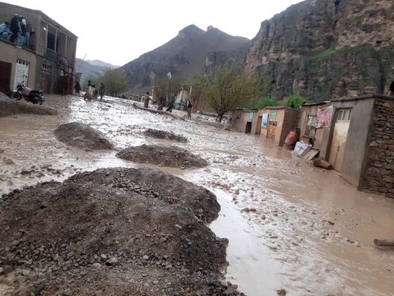 وزارت مهاجرین طالبان: در پی جاری شدن سیل در غور بیش از هزار خانواده آواره شدهاند