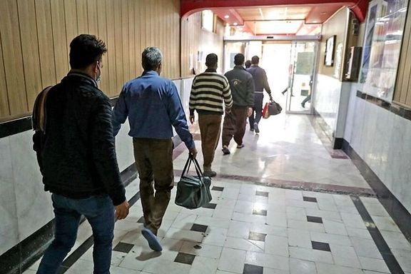 جمهوری اسلامی بیش از ۵۷۰ زندانی افغان را ظرف یک ماه آینده به افغانستان منتقل میکند