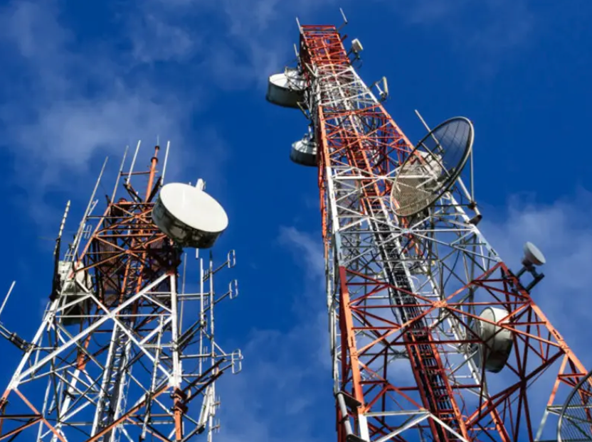 د بخښنې نړیوال سازمان: پاکستاني دې انټرنیټ ته د لاس رسي محدودیتونه لرې کړي 