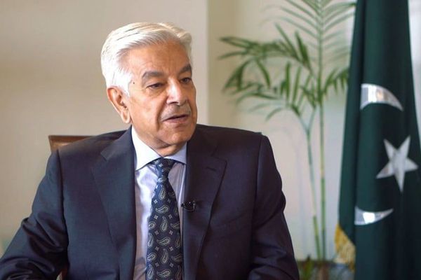 خواجه اصف: هند کېدای شي د ډیورنډ کرښې له هغې غاړې برید وکړي