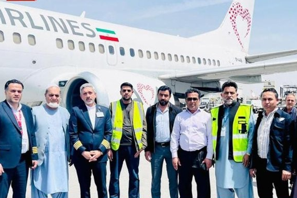 د طالبانو تر واک لاندې د اریانا افغان هوایي شرکت نوې الوتکه کابل ته ورسېده