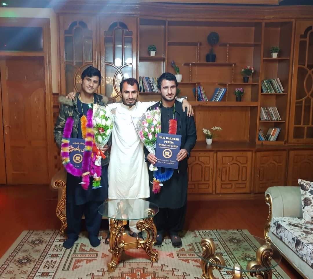 له محکمې پرته طالبانو د ۲۵ ورځو راهیسې د ارزګان د پخواني قوماندان درې زامن بندیان کړي