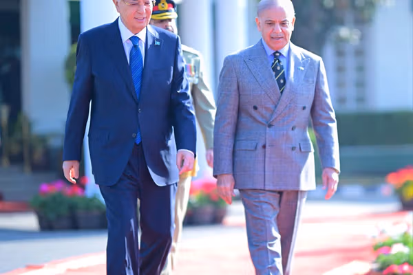 قزاقستان او پاکستان د سیمه ییزې همکارۍ لپاره د افغانستان ټیکاو اساسي شرط بللی