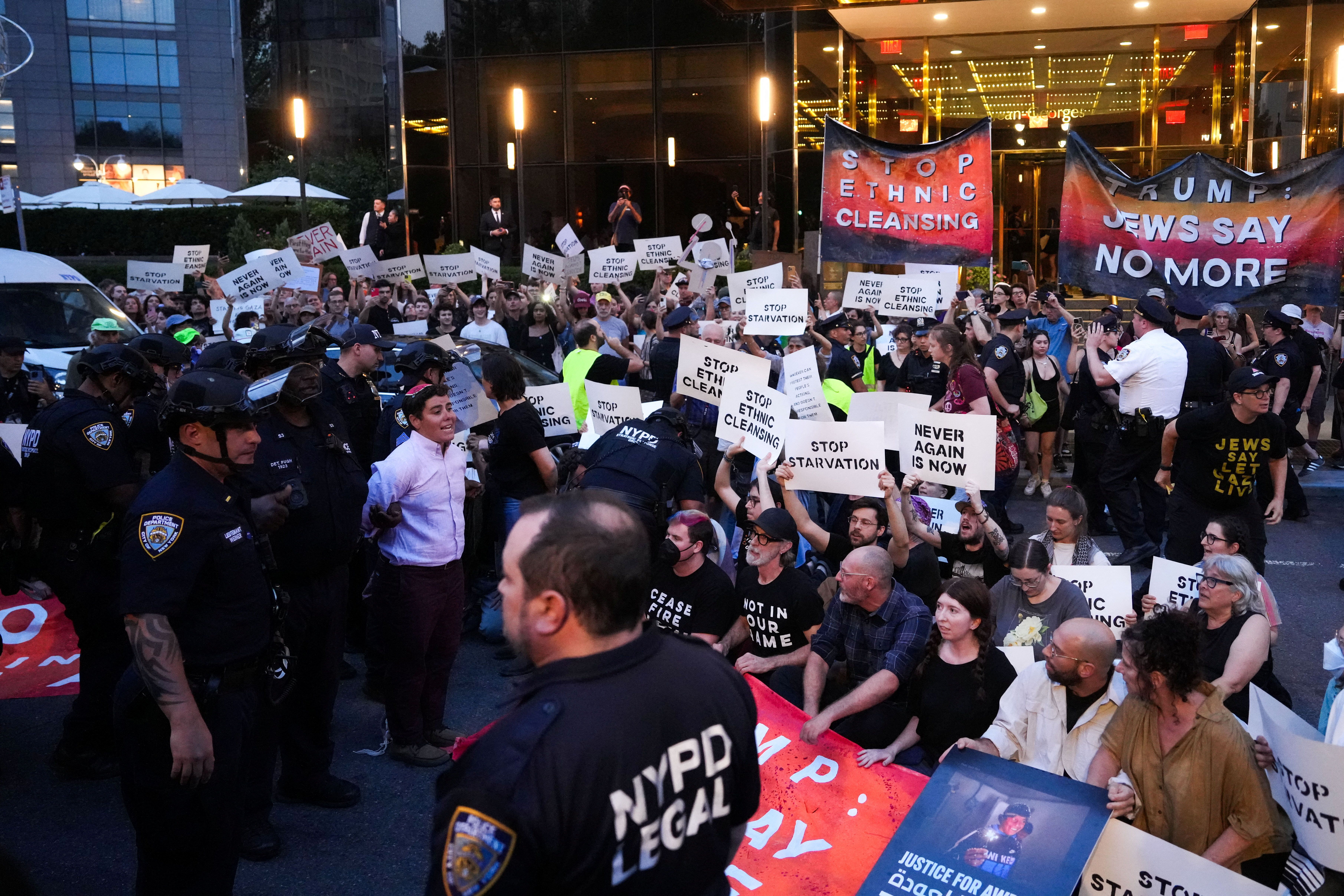 صورة من التظاهرات الأسبوعية في نيويورك