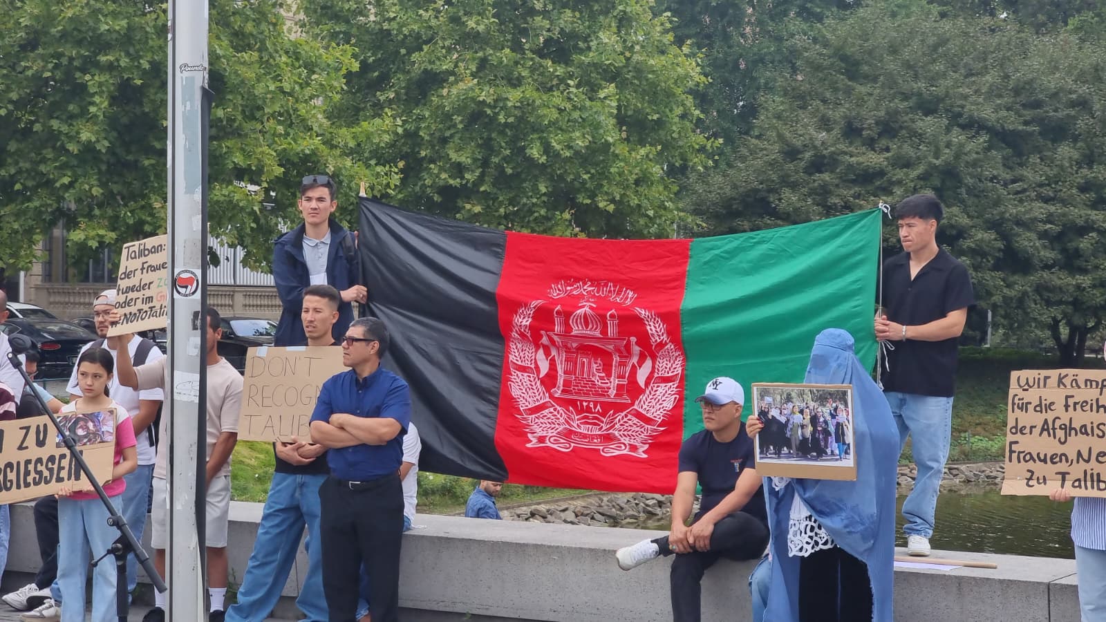 تجمع اعتراضی در آلمان:حقوق انسانی در حاکمیت طالبان از بین رفته است