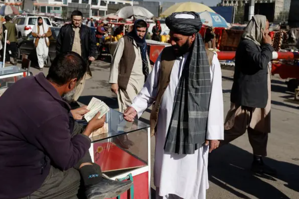 Taliban Bans Online Trade of Foreign Exchange, Calls It ‘Illegal’