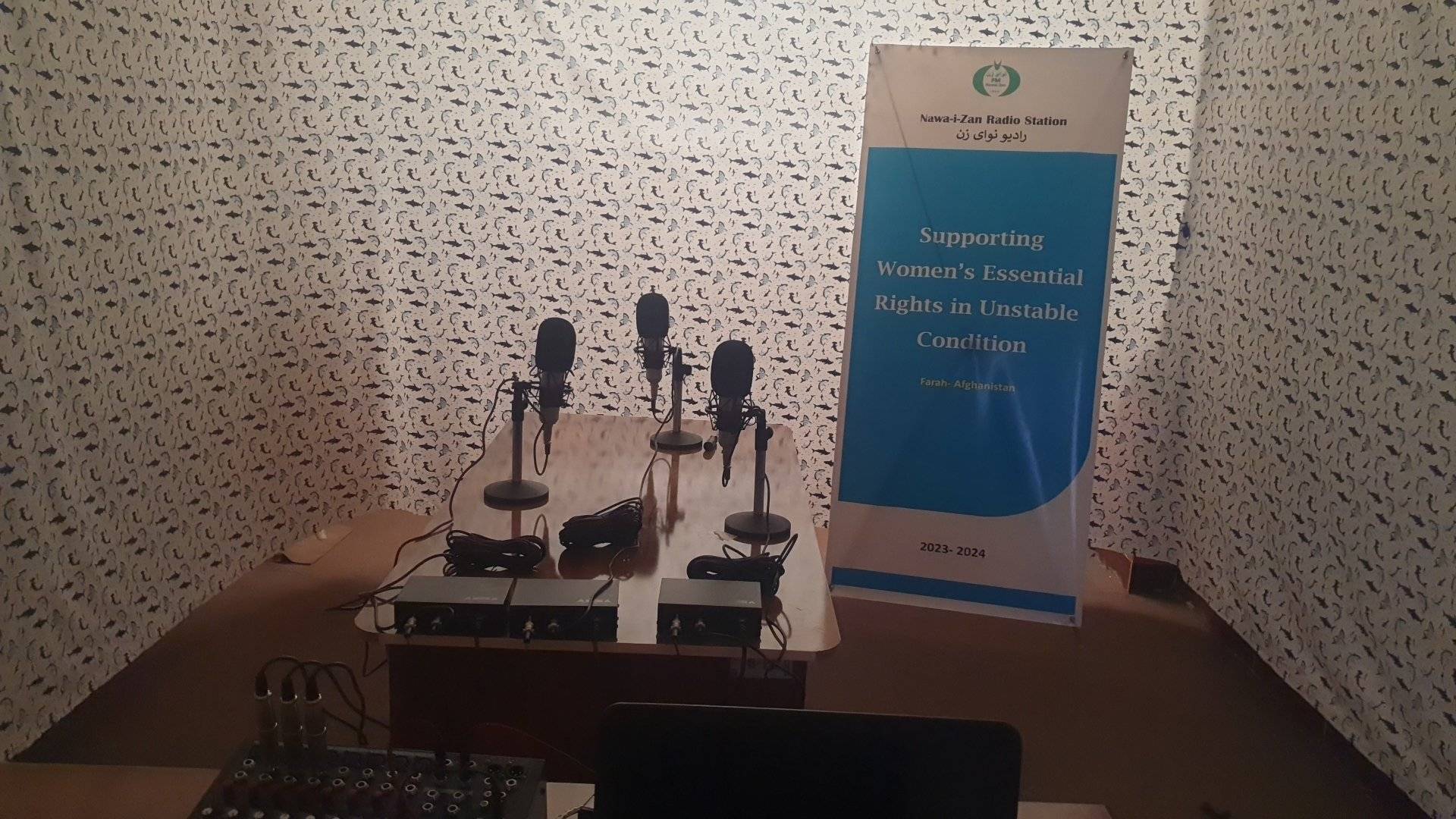 په هرات کې د «نوای زن» په نوم یوې راډیو چې کارکوونکې یې ټولې ښځې دي فعالیت پیل کړ