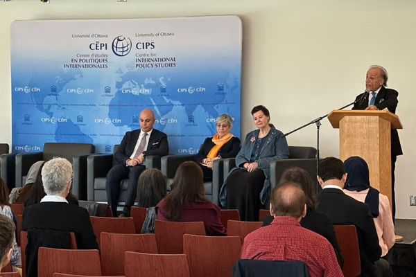 کاناډايي سناتوره: د افغانستان راتلونکی یوازې د خلکو په رېښتیني ګډون جوړېدای شي