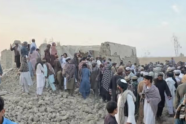 زعيم الجبهة المتحدة: طالبان تعرّض الأفغان للهجمات بإيوائها المسلحين