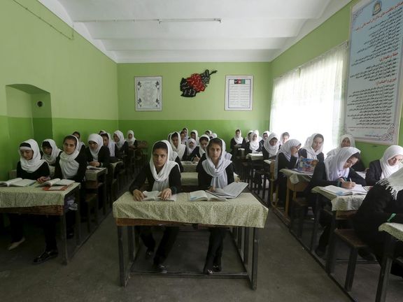 گزارش سیگار: کمبود امکانات و معلم زن، بازگشت دختران افغان به مکتب را مشکل میکند