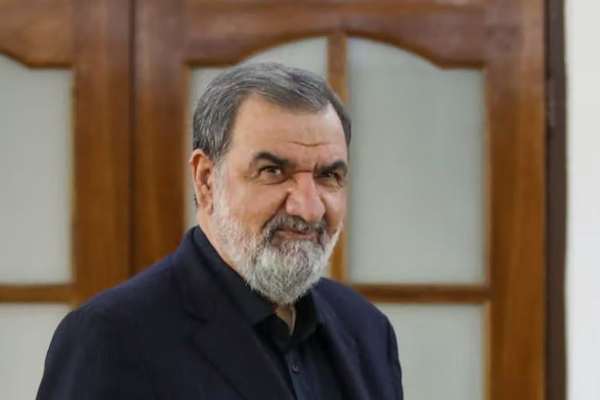 محسن رضايي: که شاوخوا هېوادونه له امریکا سره اقتصادي جګړه کې ملګرتیا وکړي دښمن به یې وګڼو