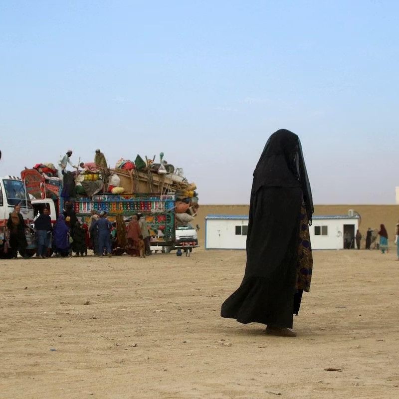 الأمم المتحدة تقيّد المساعدات النقدية للعائدين الأفغان من باكستان