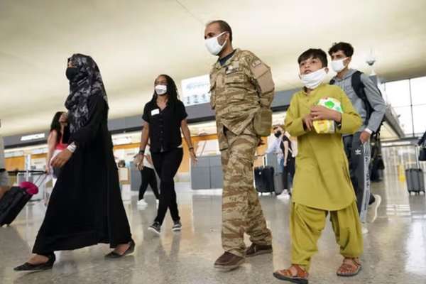 U.S. Reviewing Visa Programmes Amid Reports Of New Travel Ban