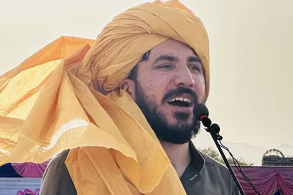 د مولانا ادرېس ترور ته د منظور پشتین غبرګون: پښتانه دې خپل امنیت پخپله وساتي