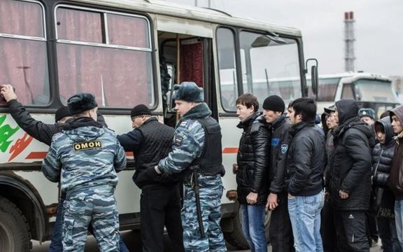 روسیې د افغانانو په ګډون یو شمېر «ناقانونه» کډوال له دغه هیواده ایستلي