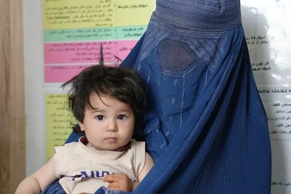 د ماشومانو د ساتنې ادارې د افغان ماشومانو د راتلونکي په اړه خبرداری ورکړی