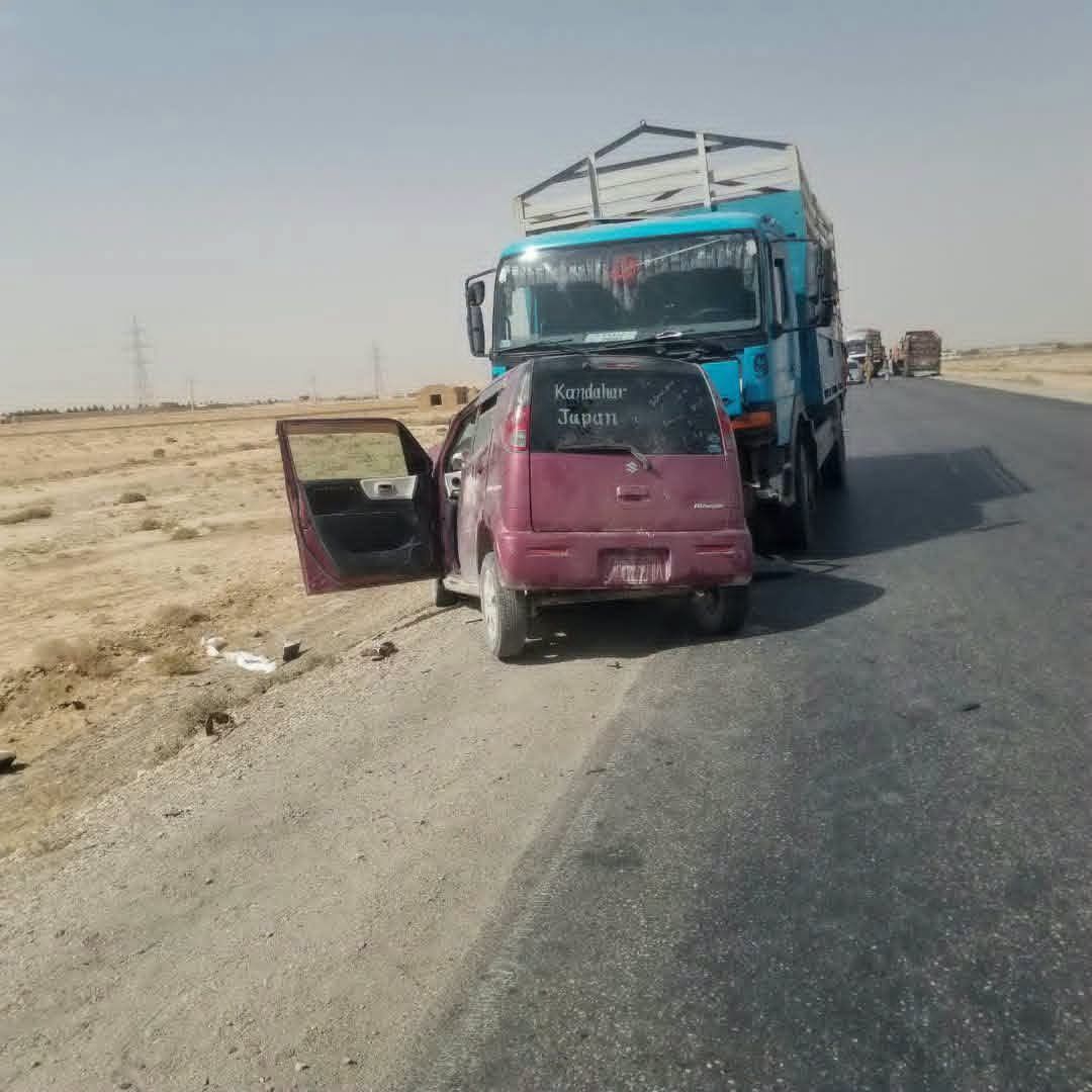 په سمنګان کې په دوو جلا ټرافیکي پېښو کې ۲ کسان مړه او ۳ نور ټپيان شوي