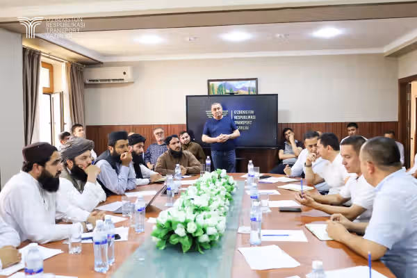 ازبکستان له طالبانو نه د ازبکستاني باروړونکو شرکتونو د فیسونو کمولو غوښتنه کړې