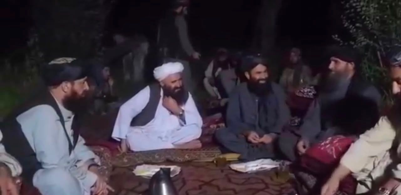 د نورستان له غمځپلو سره د غمرازۍ پرمهال د طالبانو د پلاوي خندا قومي مشران خواشیني کړي دي