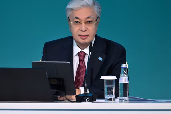 رئیسجمهور قزاقستان خواهان ادامه کمکهای بشردوستانه به افغانستان شد