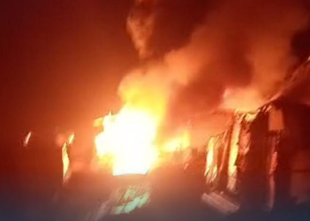 د بدخشان په راغستان ولسوالۍ کې اورلګېدنې ۴۳هټۍ سوځولې دي