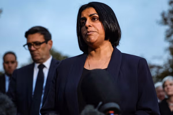 بریتانیا صدور ویزای تحصیلی و کاری را برای شهروندان افغانستان متوقف کرد