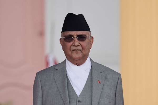 د نیپال صدراعظم د پوځ د مشر په غوښتنه استفعا کړې