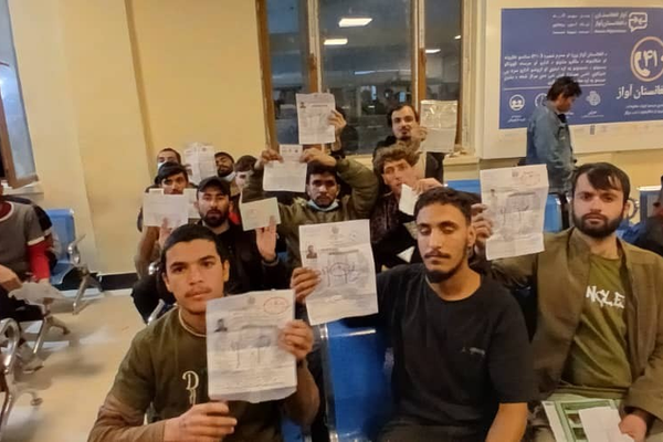 د پاکستان او عراق له زندانونو نږدې ۲۰۰ افغانان خوشې شول