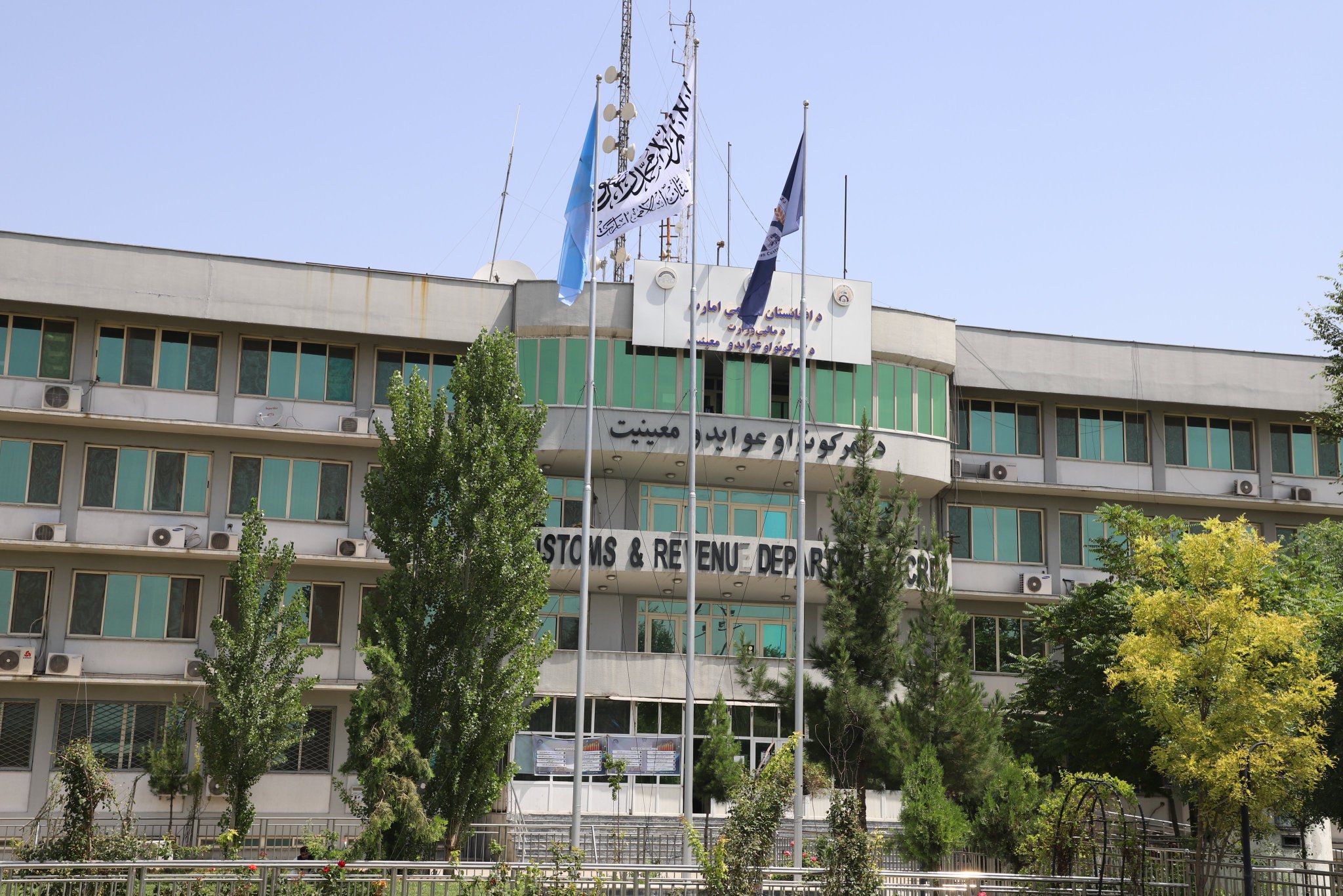 کارمندان دولتی می‌گویند طالبان از پرداخت منظم معاش ناتوان است