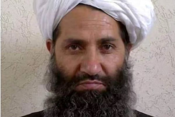 هبتالله آخندزاده به سرپرستی اداره طالبان پایان داد