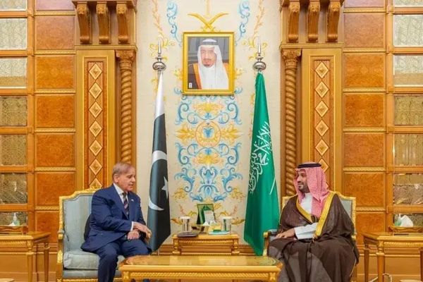 عربستان سعودی و پاکستان توافق تازه همکاری اقتصادی امضا کردند