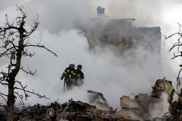 روسیې نن سهار تازه د اوکراین په پلازمینه کییف د توغندیو بریدونه پېل کړي