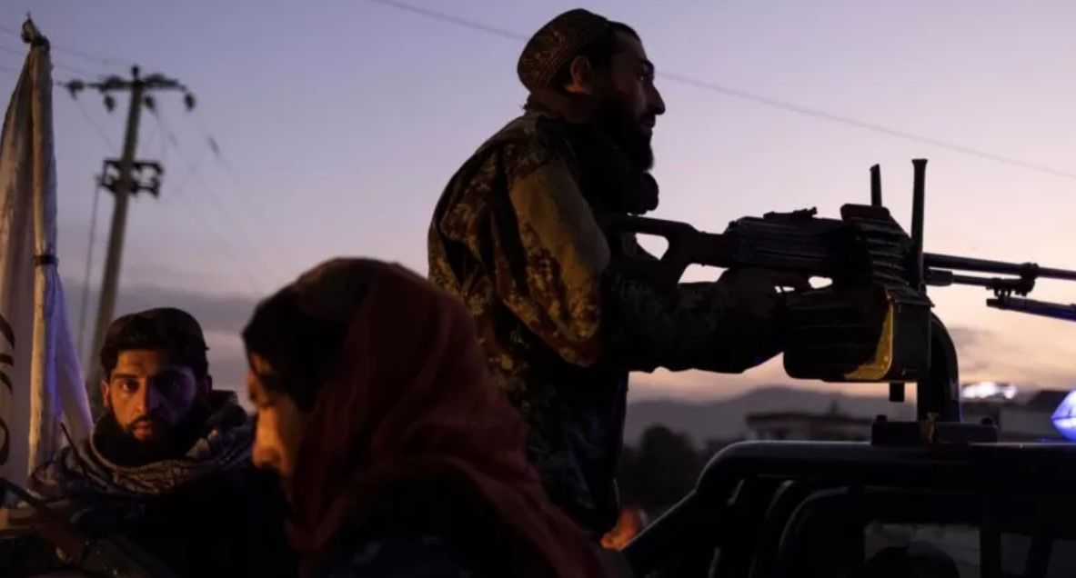 گاردین: کارمندان پیشین سفارت بریتانیا در افغانستان از ترس طالبان مخفی زندگی می‌کنند