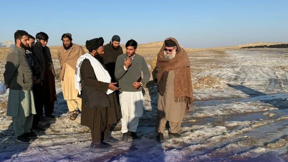 طالبان بررسی استخراج معادن لیتیوم و اورانیوم را در هلمند و نیمروز آغاز میکند