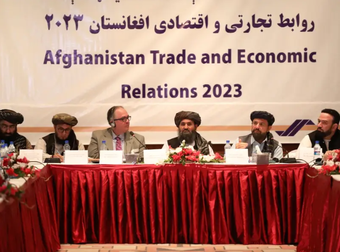 مدني فعالانو کابل ته د امریکايي سوداګریز پلاوي وروستی سفر د طالبانو لپاره کمپاین بللی