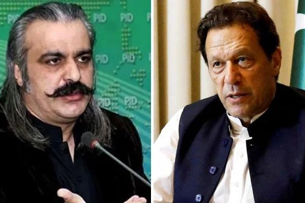 عمران خان ګنډاپور ته: خېبرپښتونخوا او قبایلي سیمو کې باید د بل پوځي عملیات اجازه ورنکړل شي