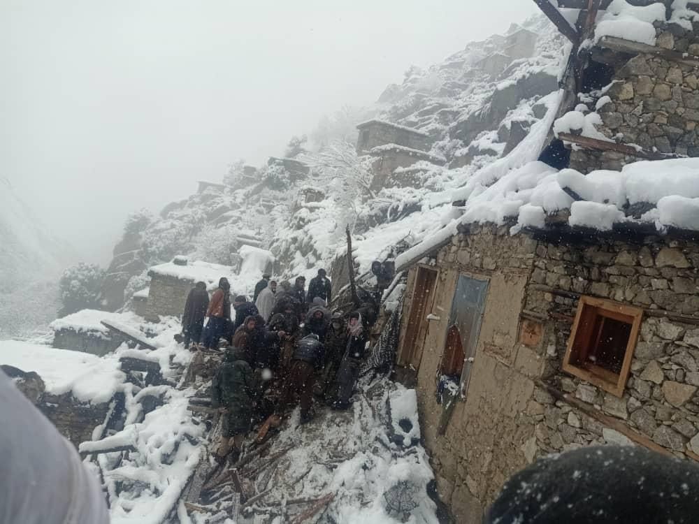 مقام محلی طالبان از افزایش شمار جان‌باختگان رانش کوه در نورستان به ۲۴ نفر خبر داد