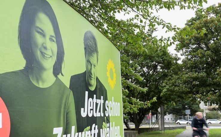 د جرمني زرغون ګوند یو جګپوړی غړی: د افغانانو د انتقال پروګرام بندول بشردوستي قرباني کوي