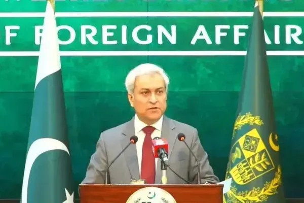 حدود هزار پاکستانی در افغانستان منتظر بازگشت به کشور خود اند