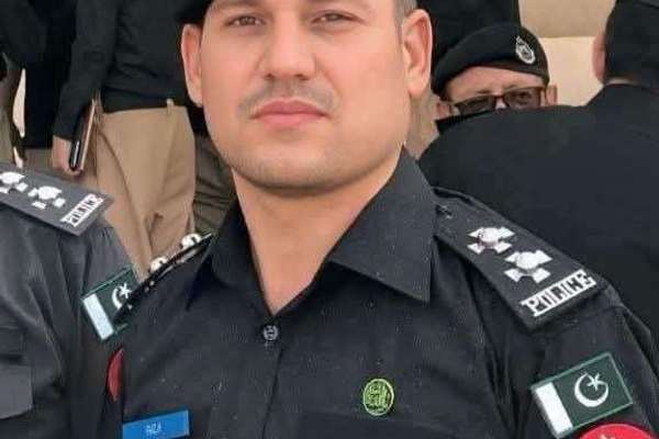 خیبر کې د قاچاقبرانو په ډزو د پولیسو سیمهییز مشر وژل شوی