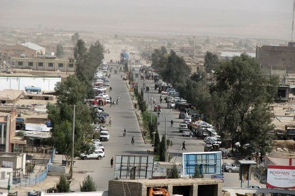 د لښګرګاه یوشمېر هټۍوال د طالبانو د امربالمعروف محتسبینو لهخوا له بډې اخیستنې شکایت کوي