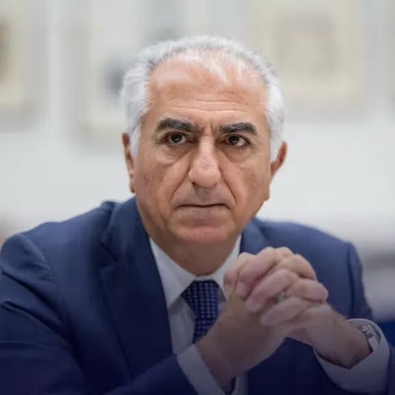 شهزاده رضا پهلوي د لاریونوالو له لوري د تهران او لویو ښارونو د سړکونو د نیولو غوښتنه وکړه