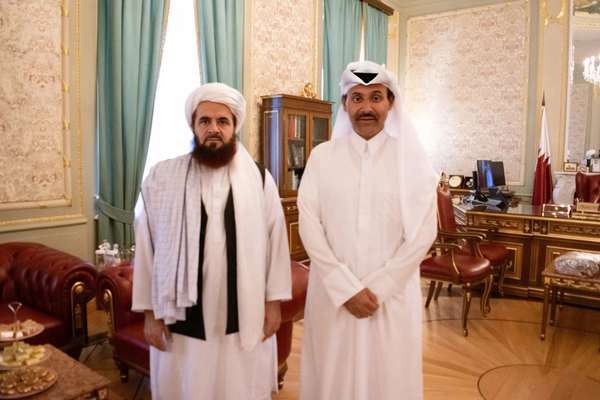 مسکو کې د طالبانو سفیر له قطري استازي سره د اړیکو پیاوړتیا او اقتصادي ودې په اړه غږېدلی