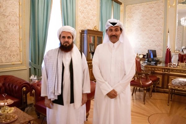 مسکو کې د طالبانو سفیر له قطري استازي سره د اړیکو پیاوړتیا او اقتصادي ودې په اړه غږېدلی