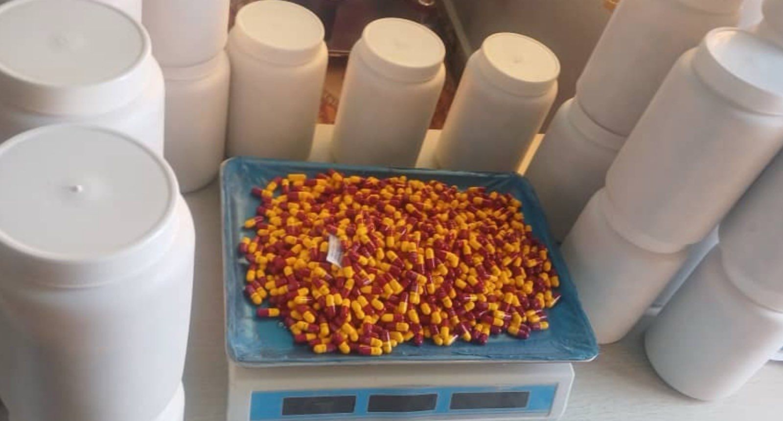 طالبانو په نیمروز کې تر ۱۷۳زره ډېرې نشه‌‌يي ګولۍ نیولې دي