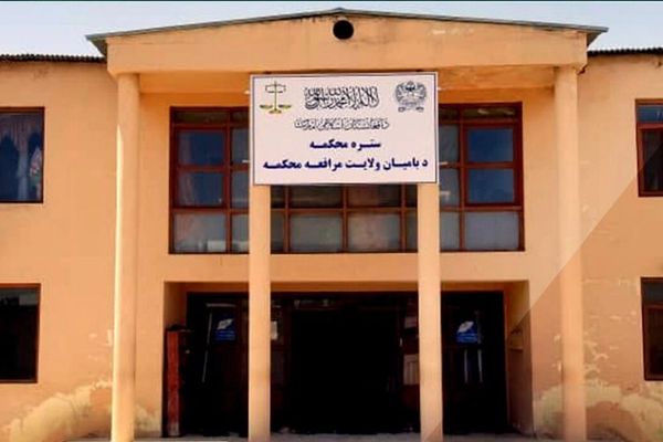طالبانو په بامیان او غزني ولایتونو کې شپږ تنه په عام محضر کې په درو وهلي دي