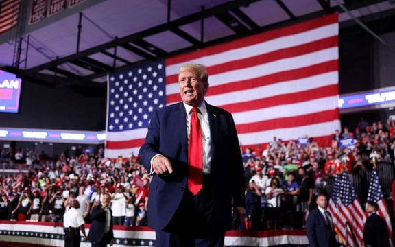 ستاد انتخاباتی دونالد ترامپ ۱۰ میلیون دالر برای تبلیغات علیه کامالا هریس هزینه میکند